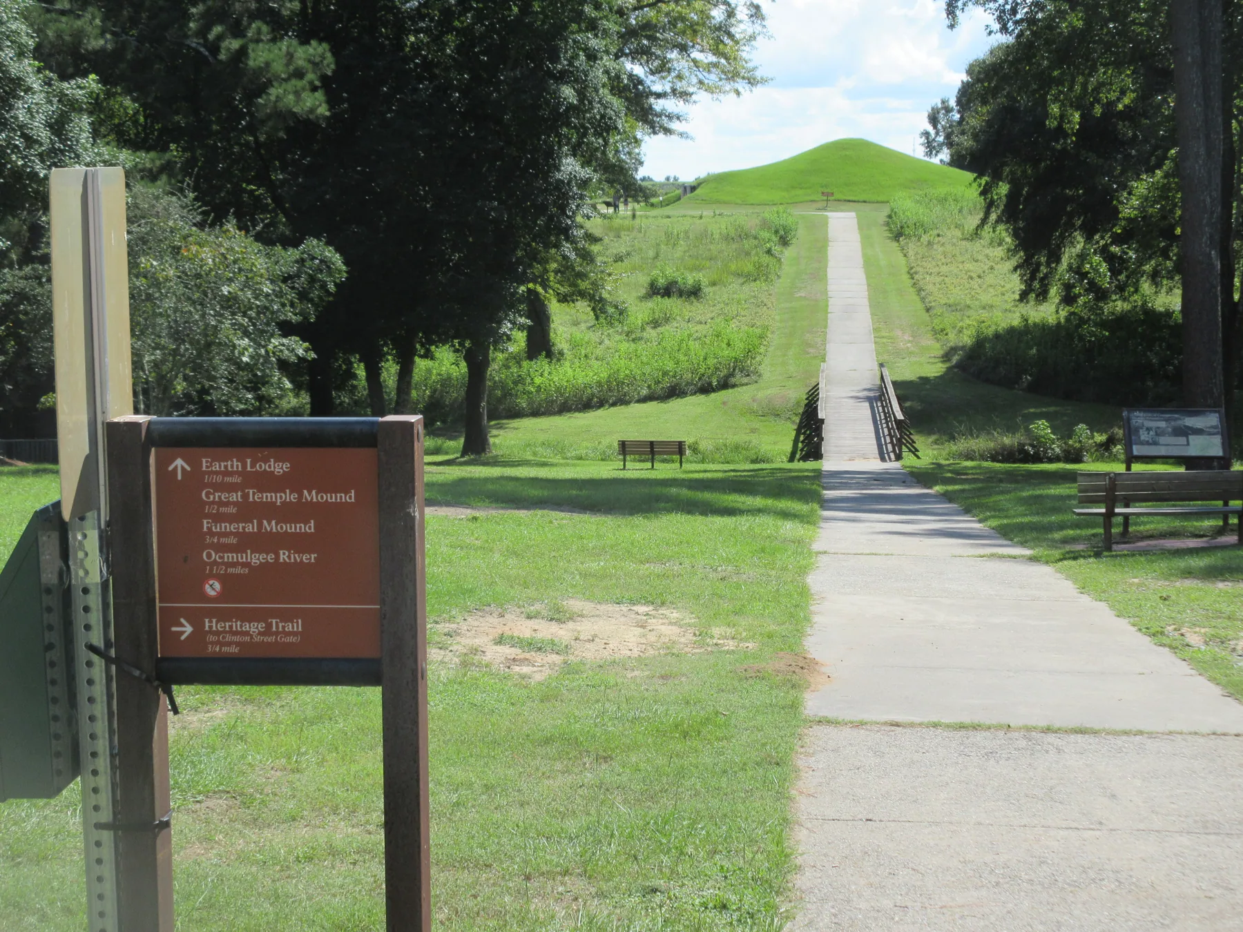 Editorial Macon scene for Ocmulgee changes the scale of a Macon trip.
